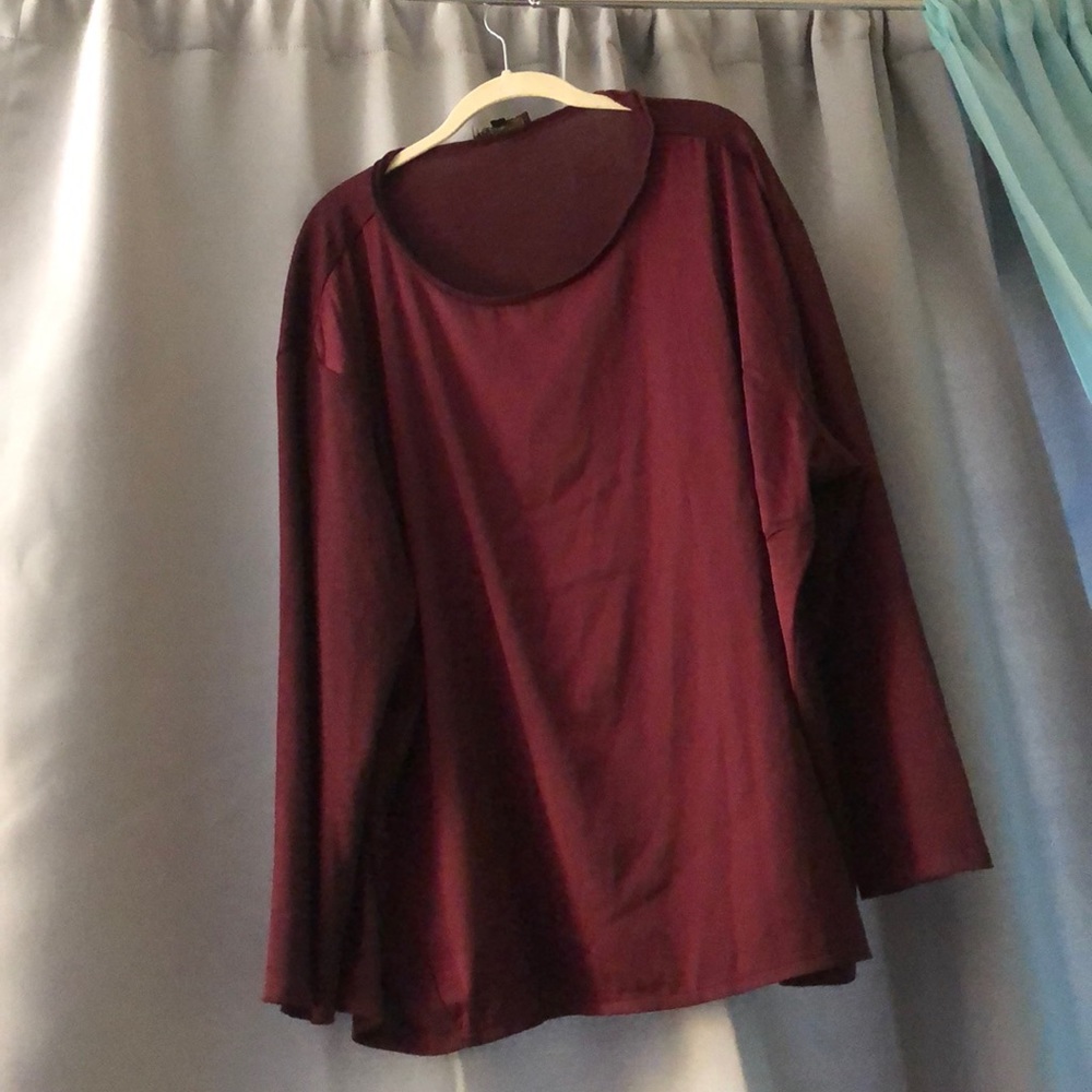 Long sleeve burgundy top